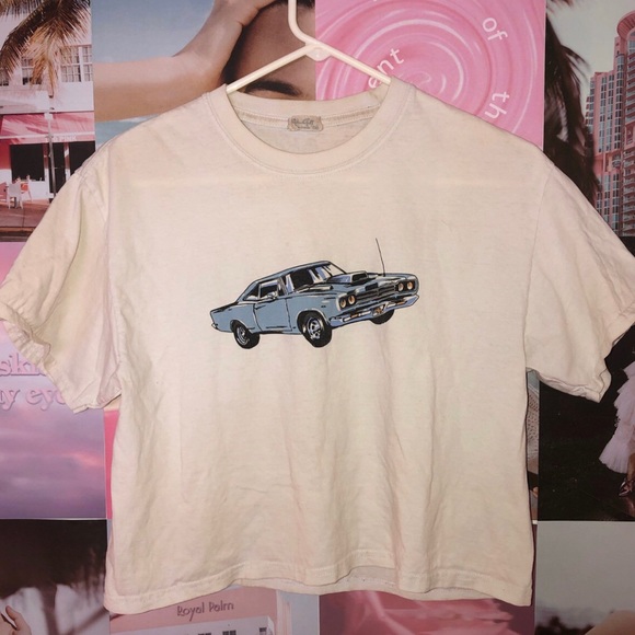 Brandy Melville Tops - brandy melville graphic tee!